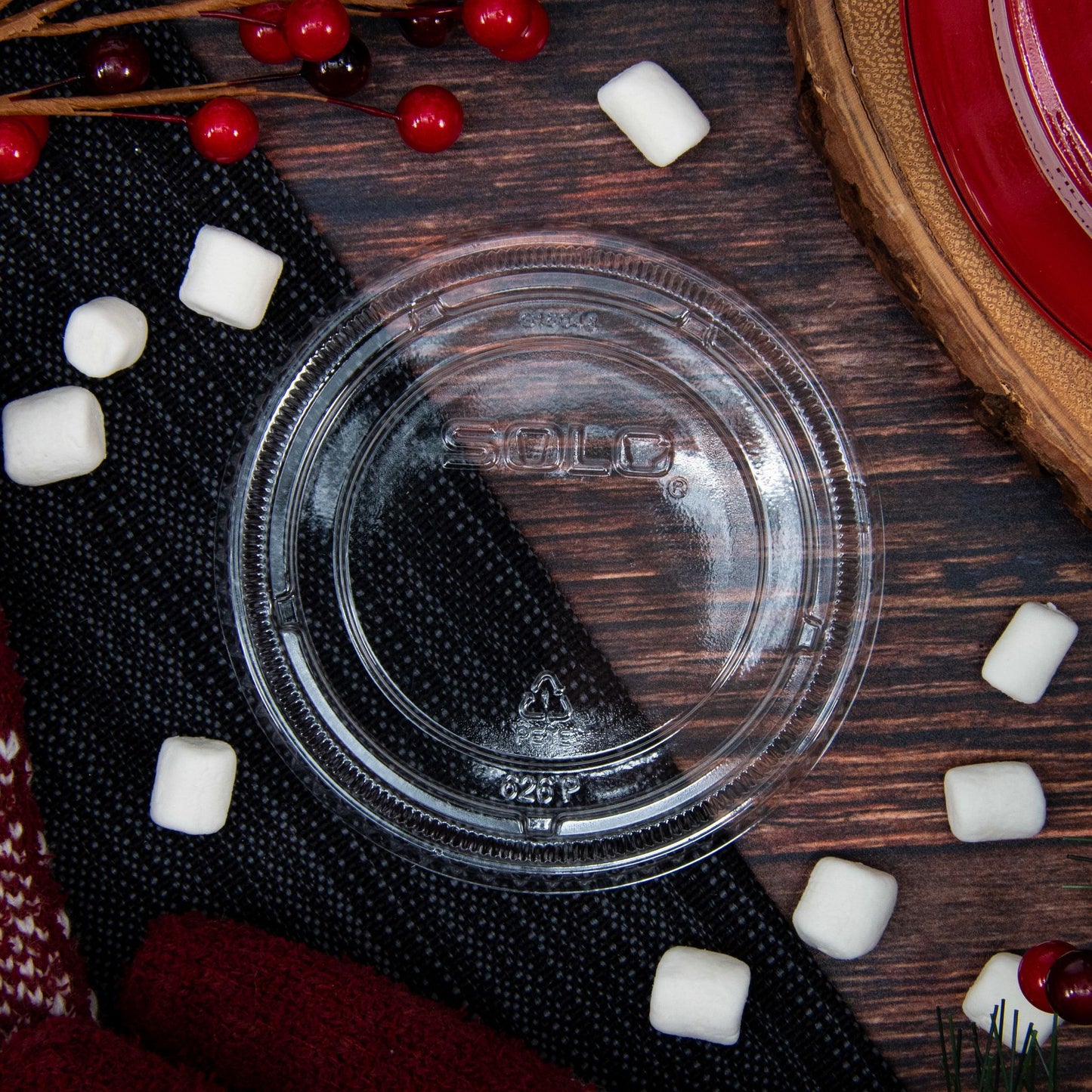 Solo PET Plastic Flat Lid with Straw Slot – Clear Lid for Cold Cups - 1,000/Case